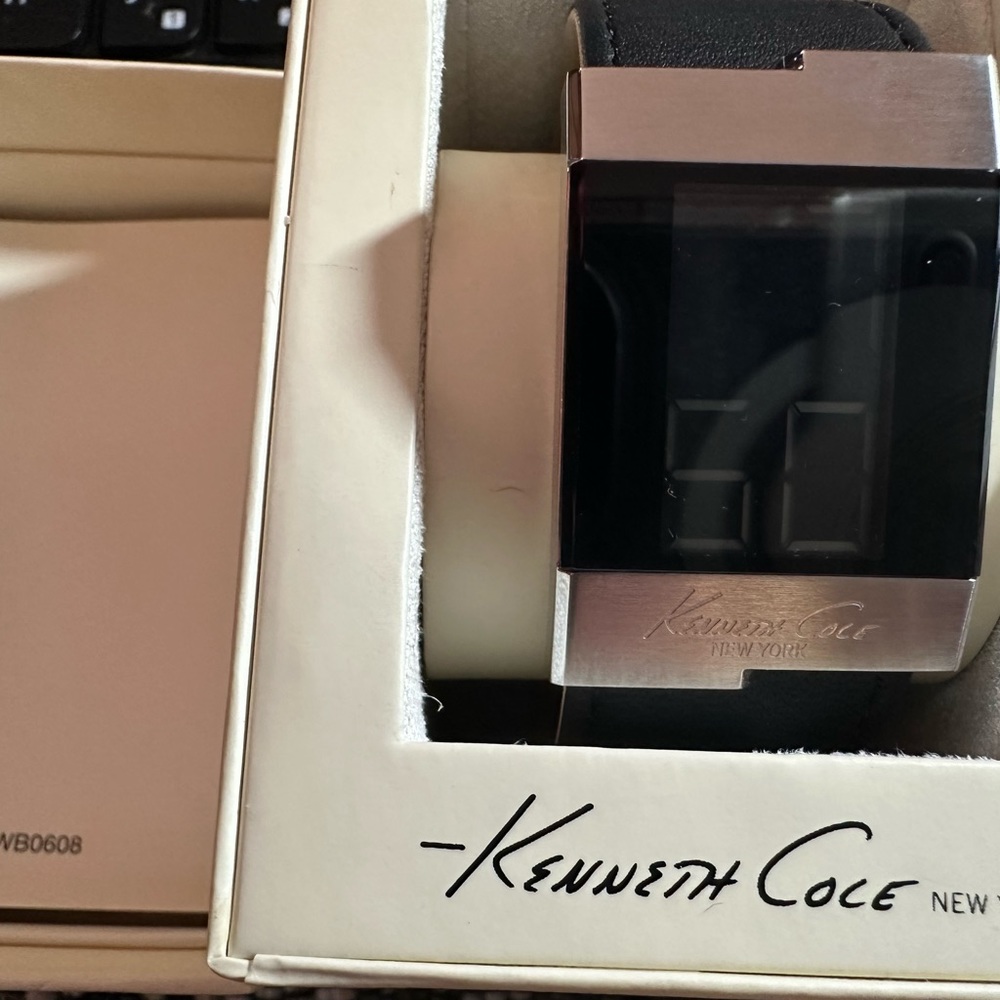 Kenneth Cole Designer Digital Watch - Picture 4 of 4